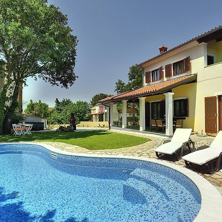 Villa Nina Medulin Exterior photo