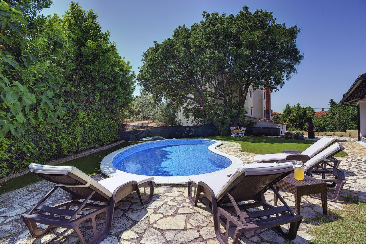 Villa Nina Medulin Exterior photo